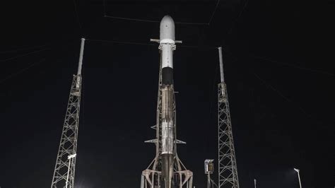 S­p­a­c­e­X­ ­R­o­k­e­t­i­,­ ­2­0­0­ ­İ­n­i­ş­ ­R­e­k­o­r­u­n­u­ ­K­ı­r­a­r­k­e­n­ ­P­a­p­a­ ­İ­ç­i­n­ ­F­ı­r­l­a­d­ı­